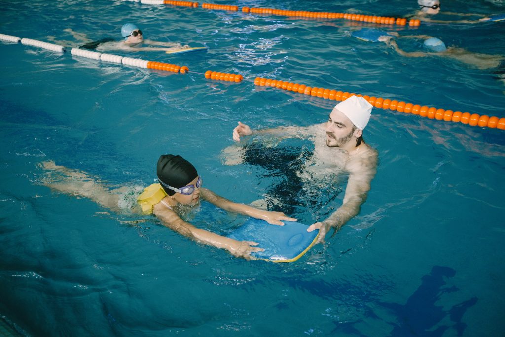 Schwimmen lernen Kind, Schwimmen, Kind, Schwimmbad, See, Meer, Wasser