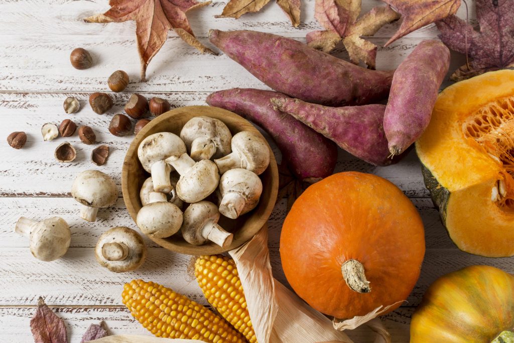 Herbst, Saison, Kalte Jahreszeiten, Gesunde Ernährung, Kürbis, Pflaumen, Pilze, Vitamin D, Feldsalat, Nüsse